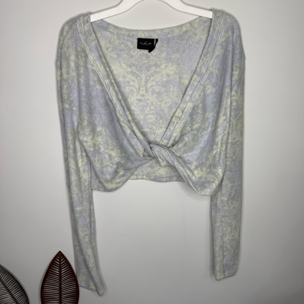 H5 Urban Outfitters Knotted Twist Long Sleeve Top